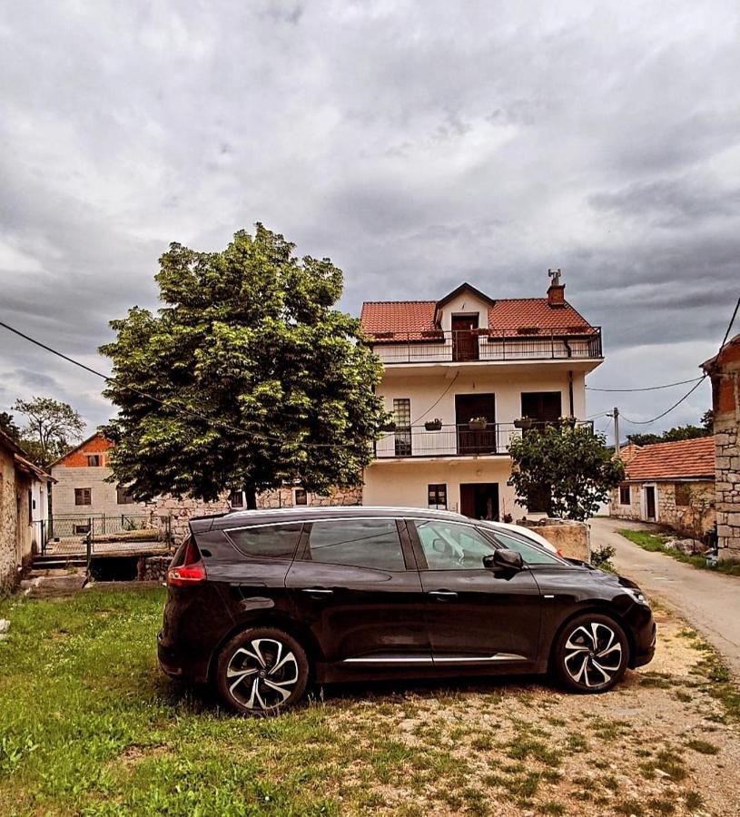 Bed and Breakfast Mare Vrlika Exterior foto
