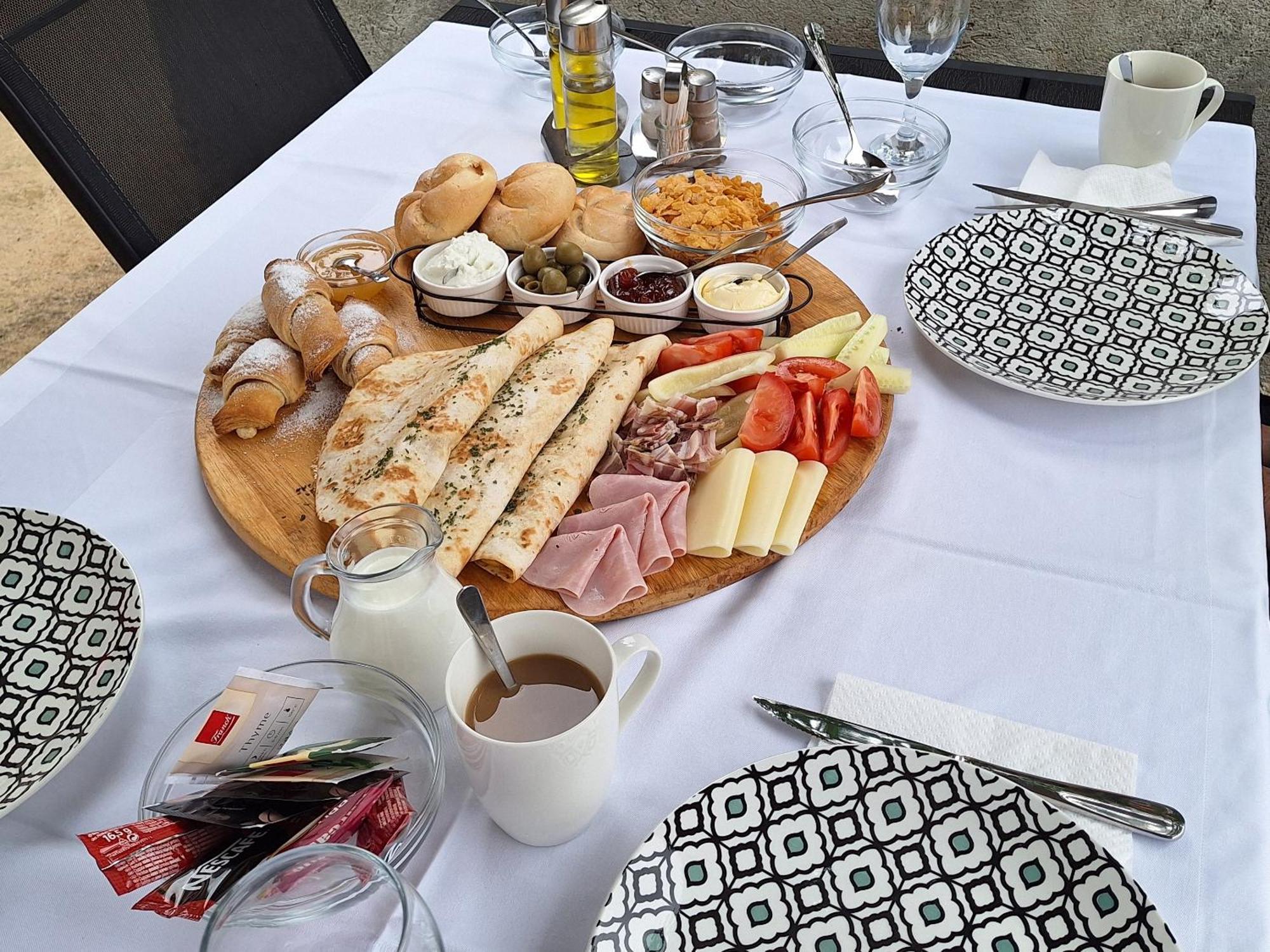 Bed and Breakfast Mare Vrlika Exterior foto